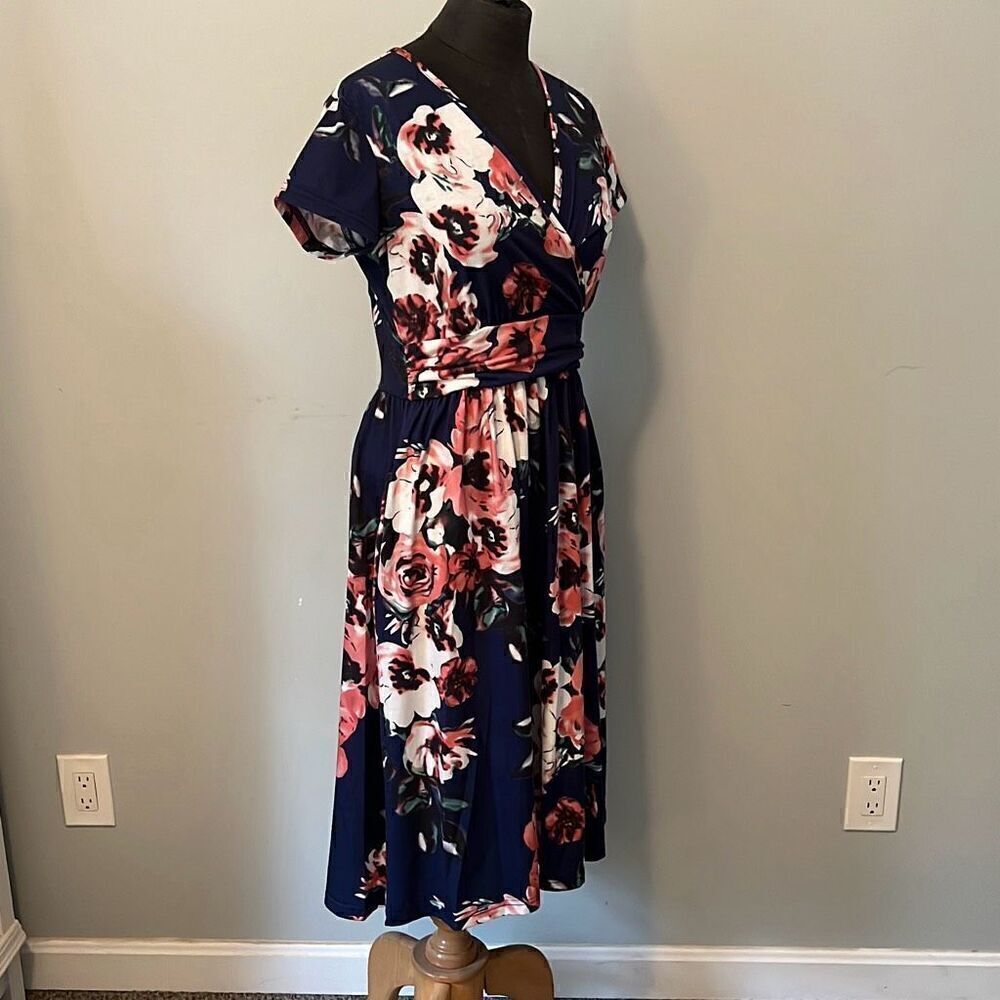Women's Blue & Pink Floral Print V-Neck Short Sleeve Wrap Dress - Picture 6 of 8